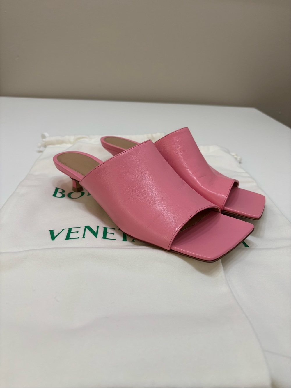 Bottega Veneta Pink Leather Stretch Kitten Heel Mules 36 NEW